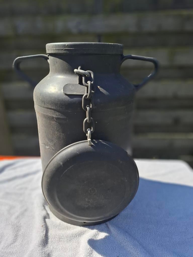 pot à lait en plastique PVC gris avec couvercle et chaîne, Jardin & Terrasse, Enlèvement, Utilisé