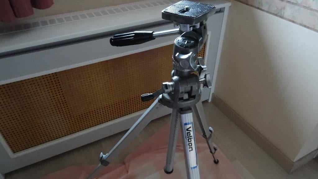 TRÉPIED VELBON, Enlèvement, Utilisé, 150 à 175 cm, Trépied