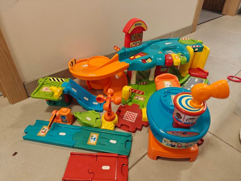 VTech autobaan garage en vliegveld, Ophalen, Gebruikt