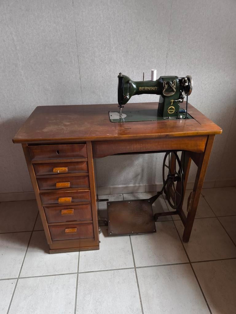 Bernina oude naaimachine vintage, Antiek en Kunst, Ophalen