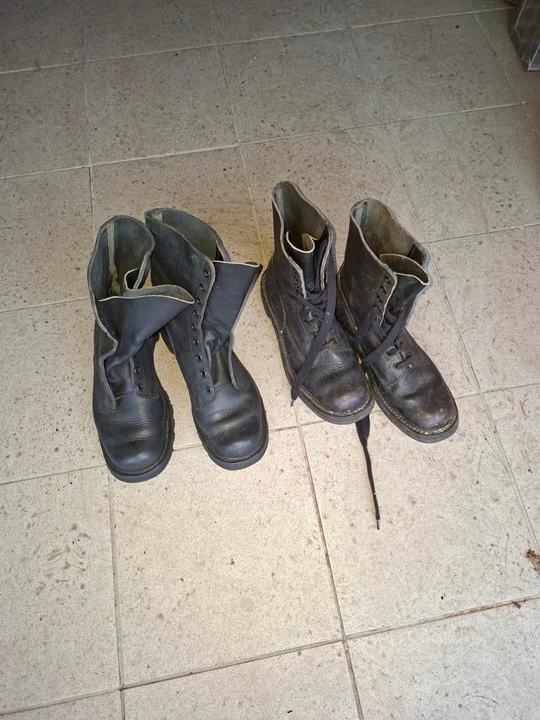 Bottes militaires, Enlèvement