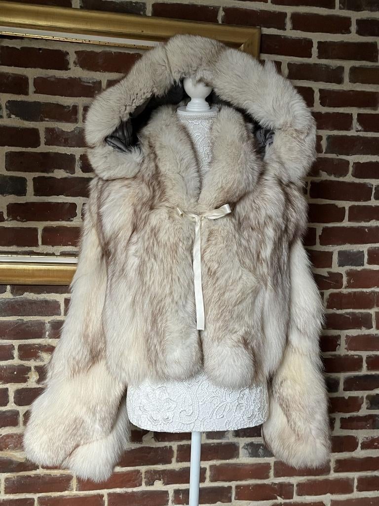 Magnifique veste courte fourrure S/M absolument unique !, Vêtements | Femmes, Vestes | Hiver, Porté, Blanc, Enlèvement ou Envoi