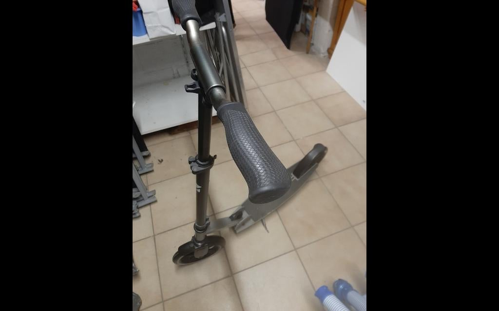 Trottinette NON ÉLECTRIQUE, Vélos & Vélomoteurs, Enlèvement