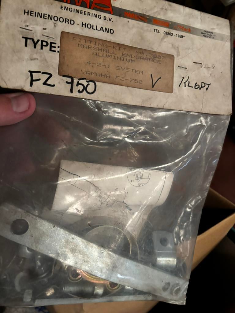 Kit d'échappement Marshall pour Yamaha FZ750, complet !, Motos, Enlèvement ou Envoi, Neuf