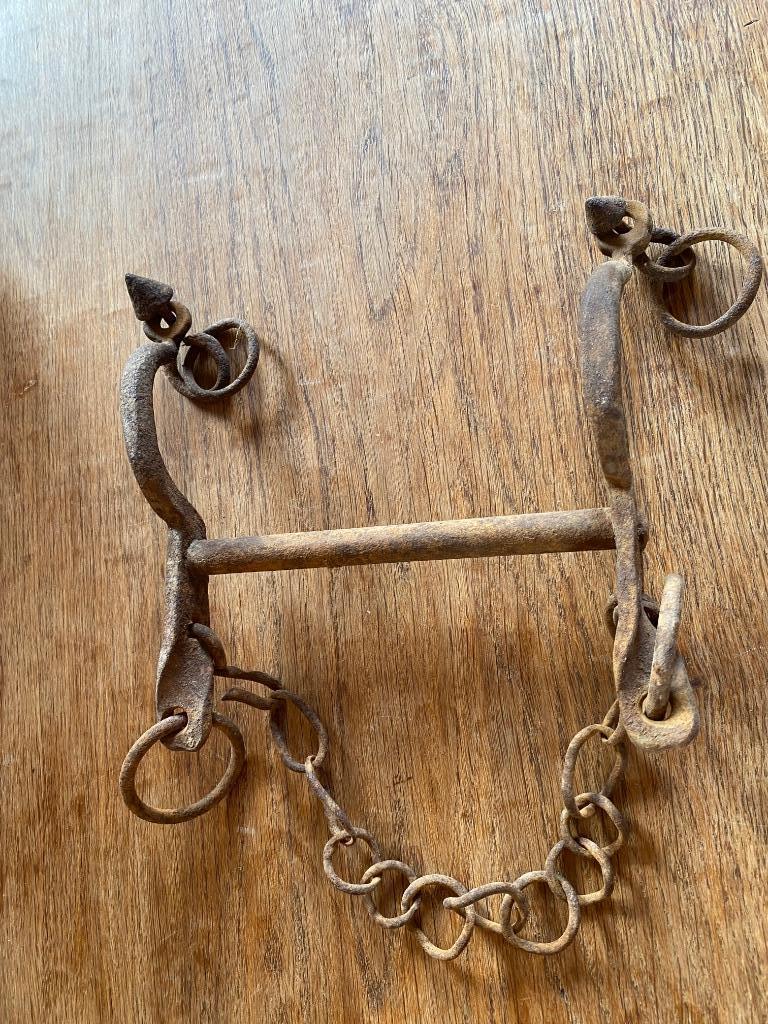 Mors Pelham ancien rouillé état satisfaisant 17cm, Animaux & Accessoires, Envoi, Utilisé, Autres espèces