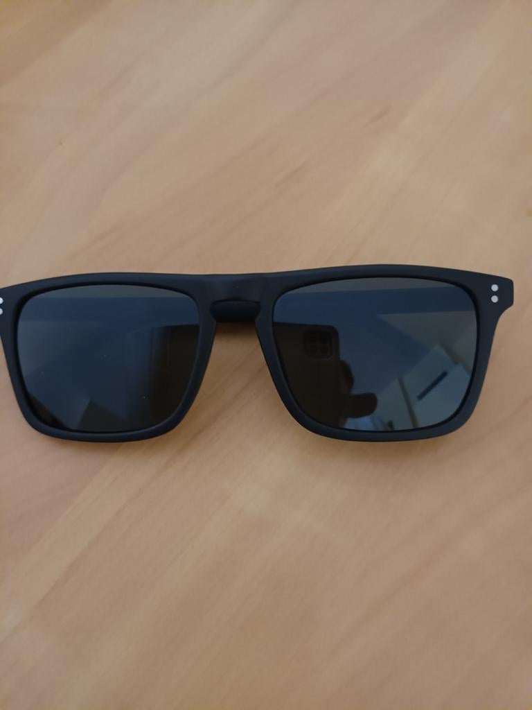 nieuwe zonnebril (glazen niet op sterkte), Ophalen of Verzenden, Nieuw, Zwart, Zonnebril