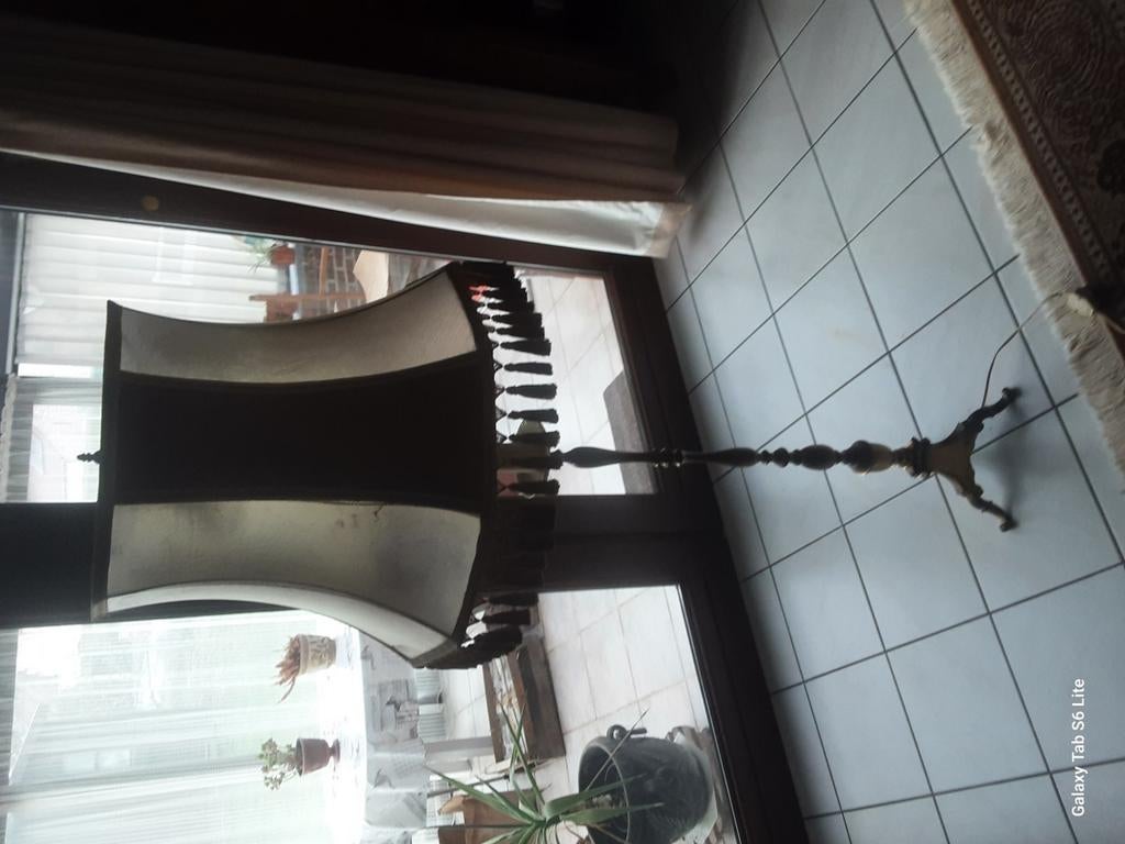 Lampadaire avec abat-jour et base entièrement en cuivre., Maison & Meubles, Enlèvement