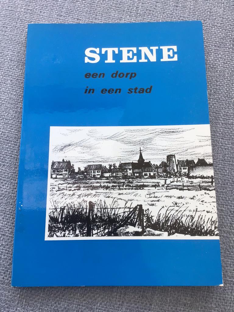 Stene een dorp in een stad (Oostende), Boeken, Ophalen of Verzenden, Zo goed als nieuw