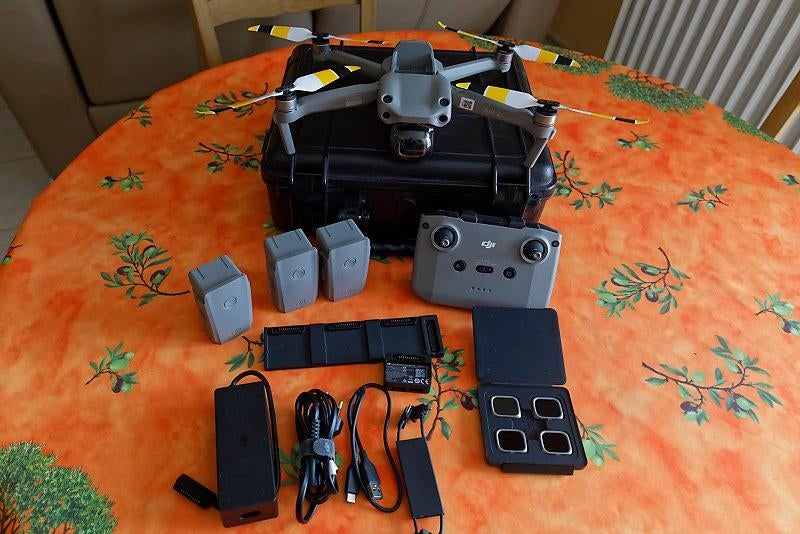 DJI AIR 2S Fly more combo, TV, Hi-fi & Vidéo, Drones, Drone avec caméra, Retour au point de départ, 250 à 900 g, Comme neuf