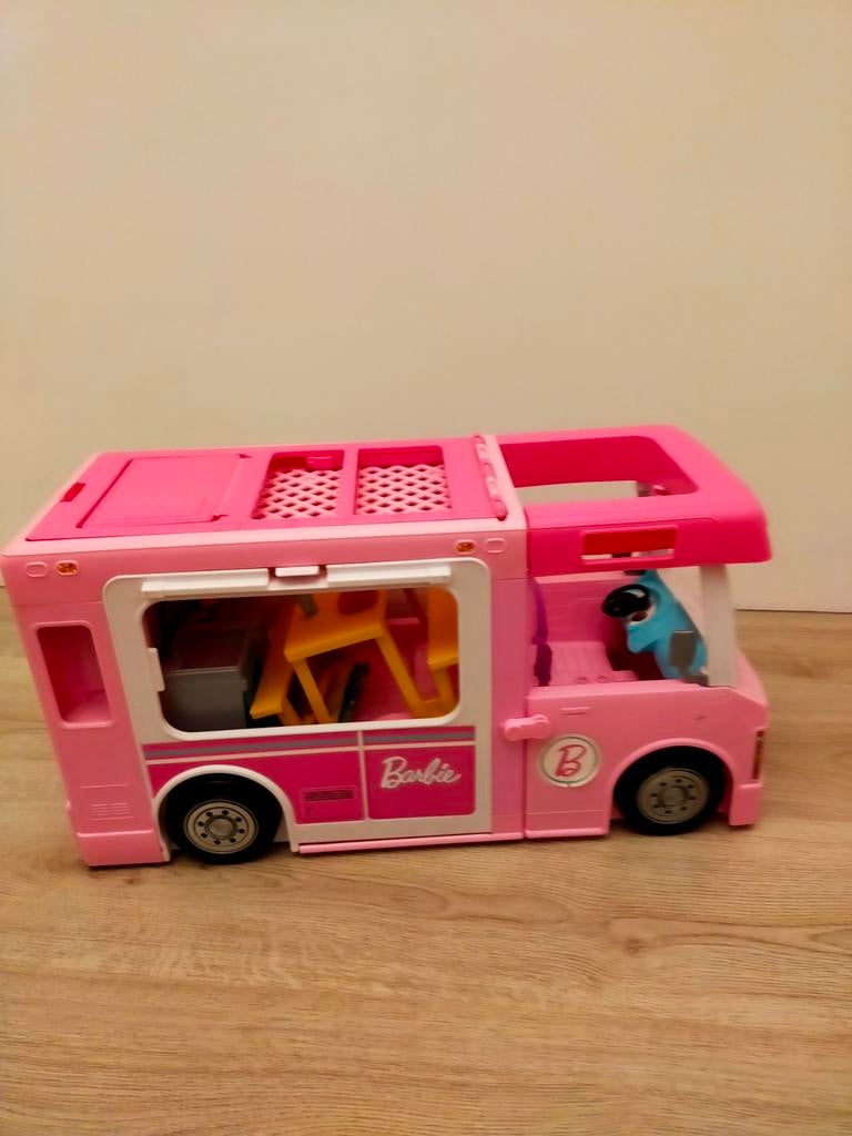 Camping-car Barbie, Enlèvement