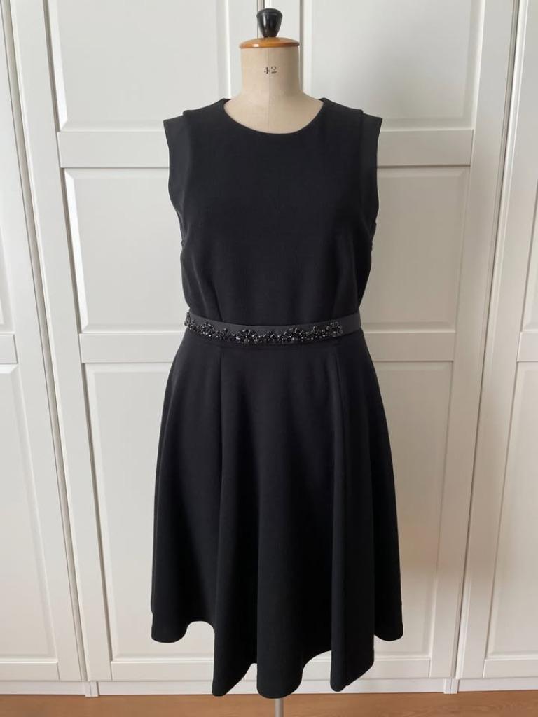 Max Mara Studio Mouwloze A Lijn Jurk + Riem - Nieuw - 40/42, Zwart, Nieuw, Ophalen of Verzenden, Knielengte