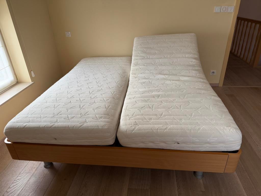 Elektrisch verstelbaar bed (2x 90200) – met rugverstelling, Huis en Inrichting, Slaapkamer | Bedden, Ophalen, Zo goed als nieuw