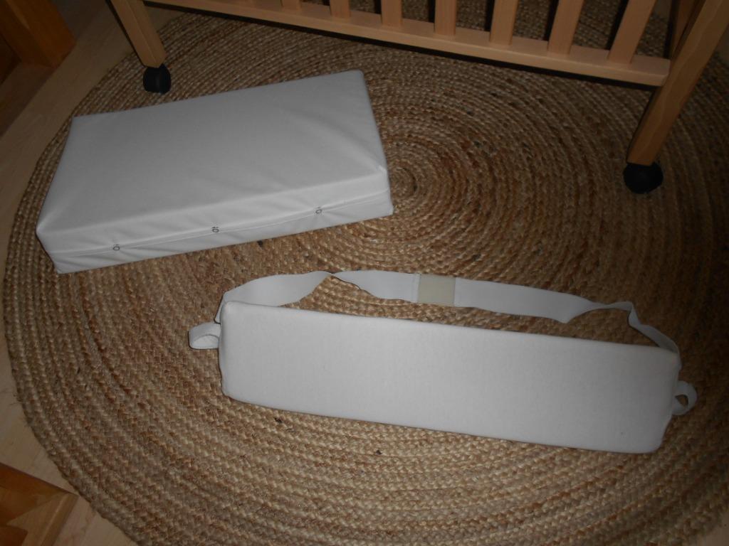 COUSSIN réhausseur  ou COUSSIN fond de parc/lit, Oreiller, Garçon ou Fille, Comme neuf, Enlèvement