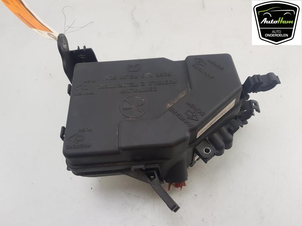 BOITIER FUSIBLES Alfa Romeo Giulietta (940) (50514169), Utilisé, Alfa Romeo