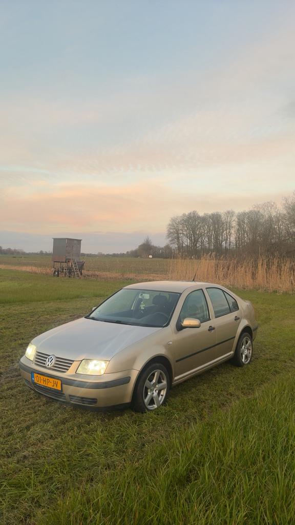 Volkswagen bora 1.6 benzine, Autos, Argent ou Gris, Achat, Bora, Boîte manuelle