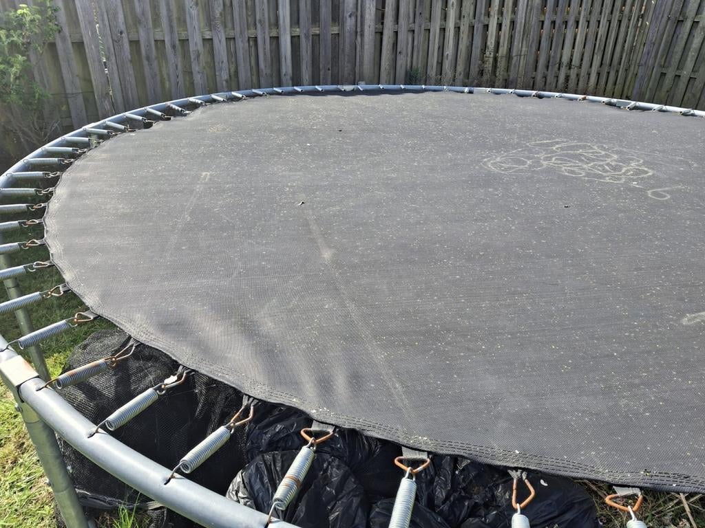 Trampoline (zwart, groot,..), Kinderen en Baby's, Speelgoed | Buiten | Trampolines, Ophalen