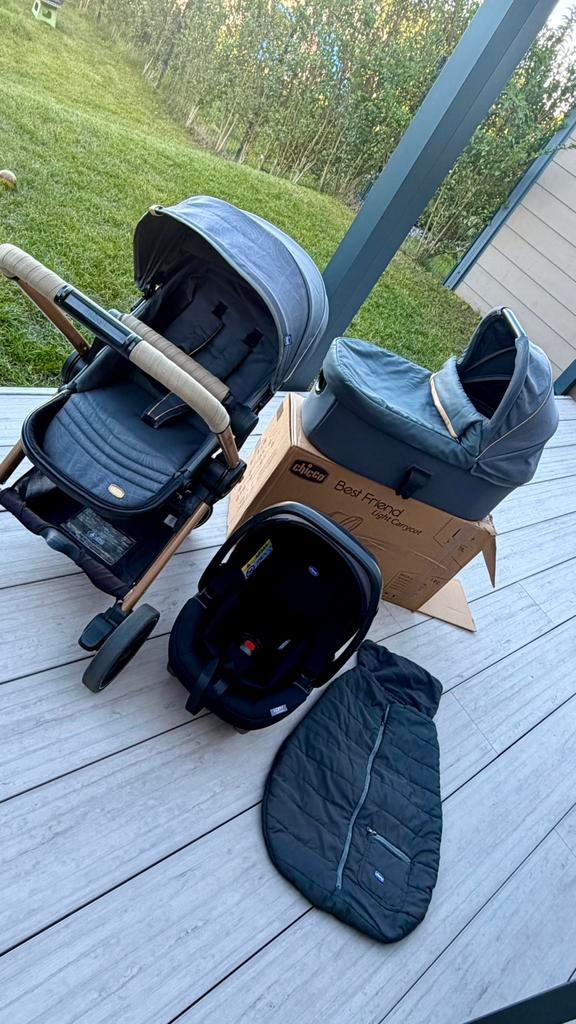 Poussette Chico 3 en 1, Autres marques, Avec siège auto, Enlèvement, Utilisé