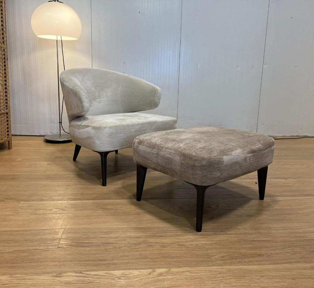 ZGAN Minotti Aston Armchair / Fauteuil - NP: €3.900, Huis en Inrichting, Fauteuils, Zitstoel Design Fauteuil, 75 tot 100 cm, Ophalen of Verzenden