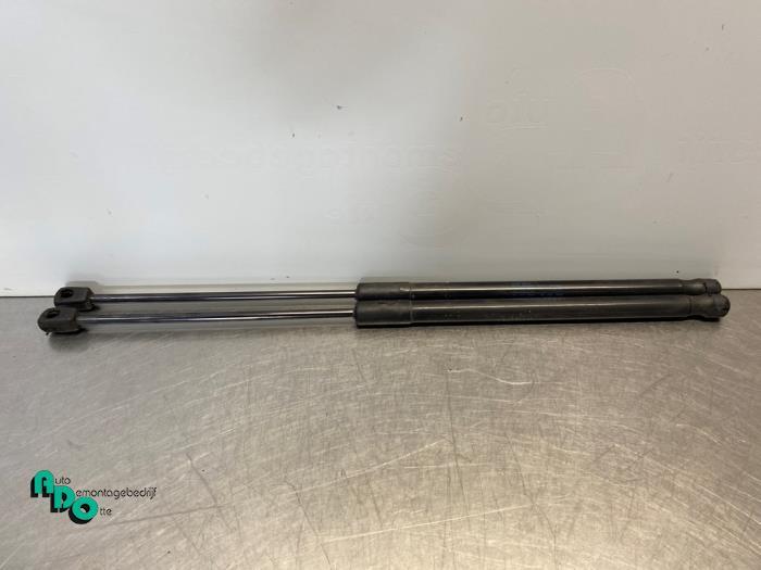 Kit amortisseur gaz hayon d'un Volkswagen Polo (Polo 09-), Volkswagen, -, 3 mois de garantie, Utilisé