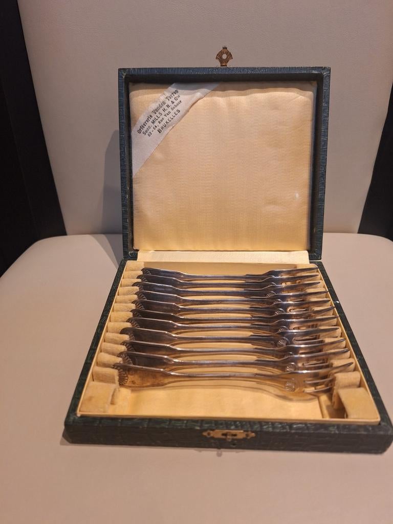 11 fourchettes en métal argenté, Antiquités & Art, Enlèvement ou Envoi