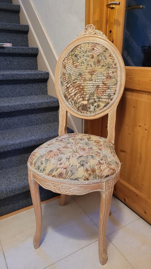 mooi stoeltje in Louis XV stijl, Enlèvement