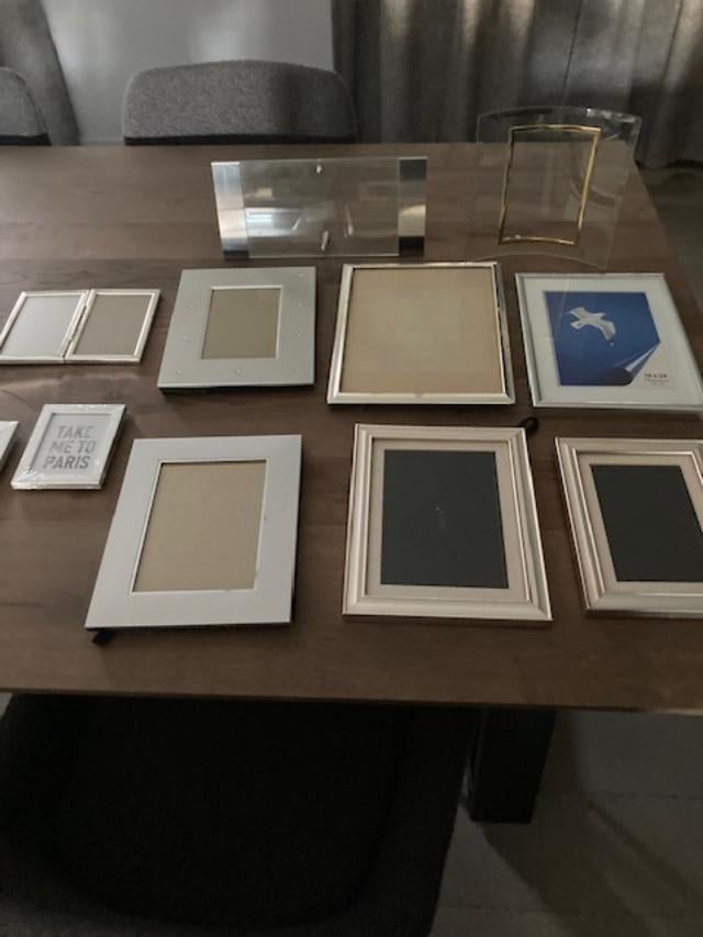 Doos met 9 fotokaders er zijn nieuwe bij de 9 st voor 5 eu, Ophalen, Zo goed als nieuw