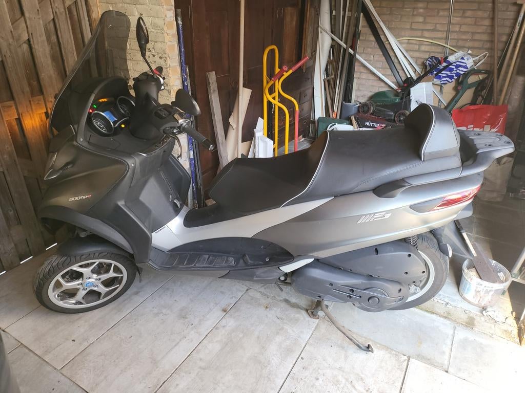 TE KOOP MOOIE PIAGGI OOK MOTORSCOOTER