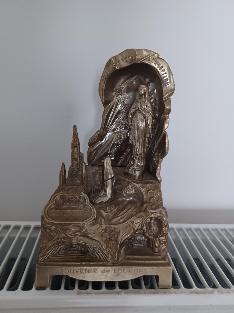 Statue de l'apparition de la vierges à Lourdes, Enlèvement ou Envoi