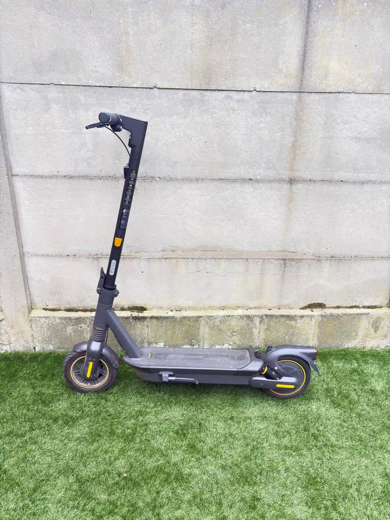 Ninebot G2 max, Fietsen en Brommers, Steps, Ophalen, Zo goed als nieuw, Elektrische step (E-scooter)