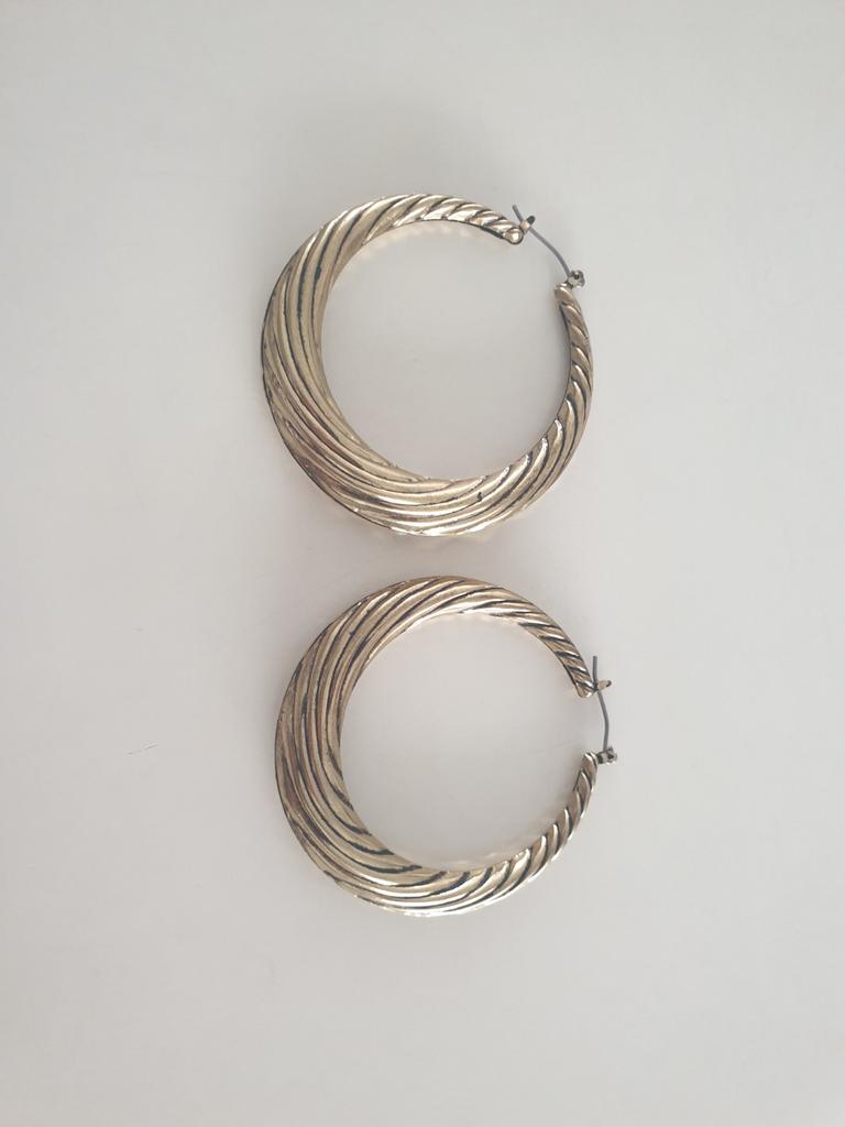 oorbellen goud niet echt goud, Handtassen en Accessoires, Oorbellen, Ophalen