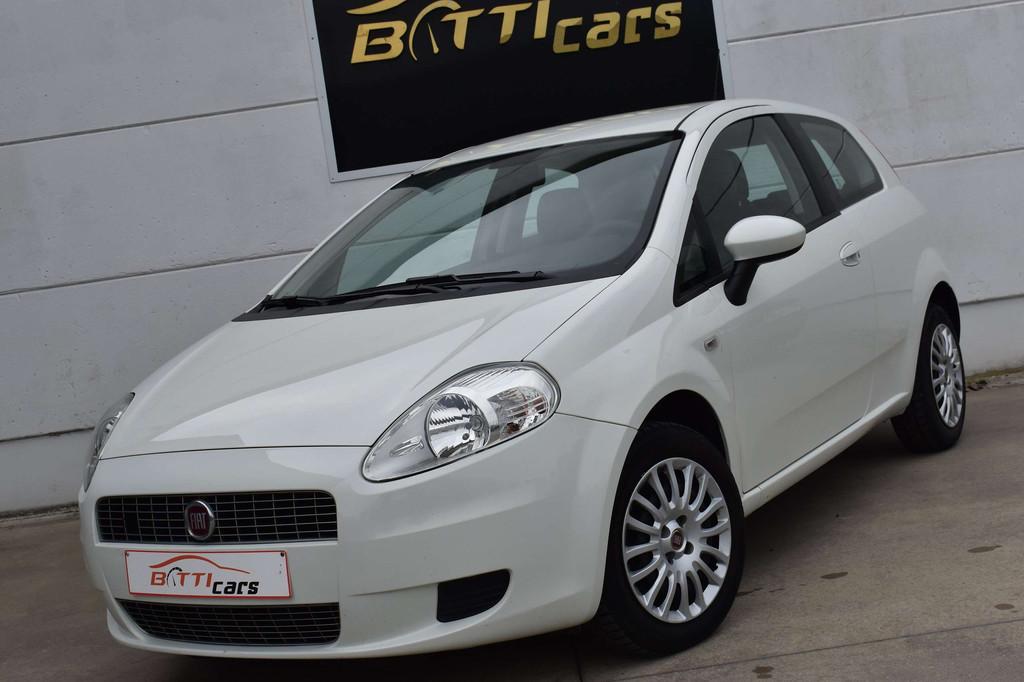 Fiat Punto 1.2i* Radio/CD* Airco* (bj 2009), Auto's, Fiat, Voorwielaandrijving, Stof, 4 cilinders, 48 kW
