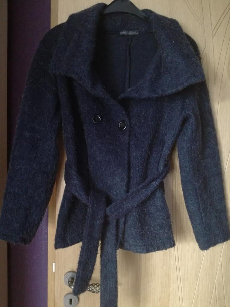 Veste courte cassis collection, Enlèvement