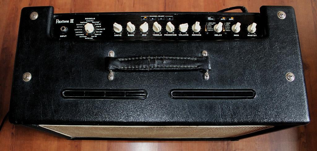 GITAARVERSTERKER LINE 6 FLEXTONE III 75 WATT, Muziek en Instrumenten, Versterkers | Bas en Gitaar, Ophalen, Gebruikt, Gitaar, 50 tot 100 watt