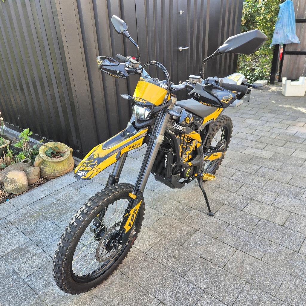 Surron Ultra Bee 2024 – Slechts 650 km – Topstaat, Fietsen en Brommers, Zo goed als nieuw, Ophalen, Overige merken