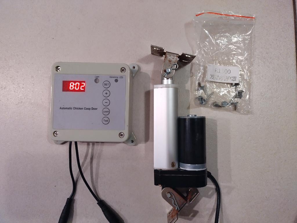 système automatique pour porte de poulailler, Animaux & Accessoires, Enlèvement ou Envoi, Utilisé, Poulailler