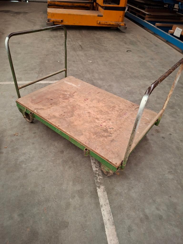 Lage karren op wielen, Ophalen, Gebruikt