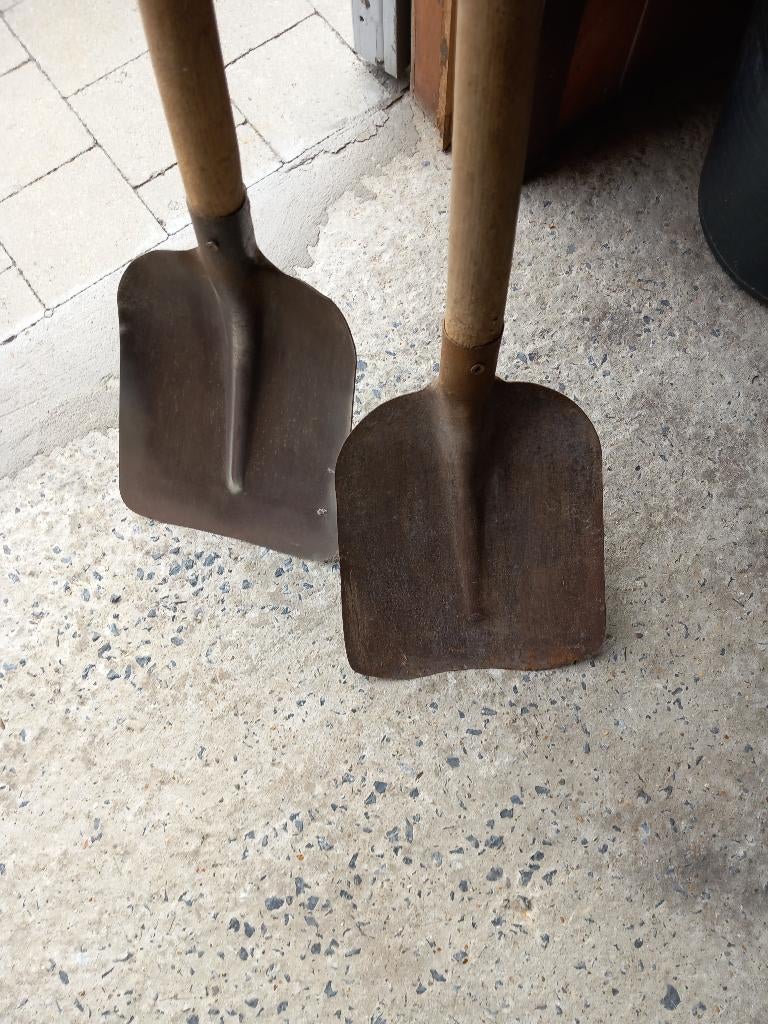 Twee Schoffels, Tuin en Terras, Hand-tuingereedschap, Ophalen, Zo goed als nieuw, Schoffel