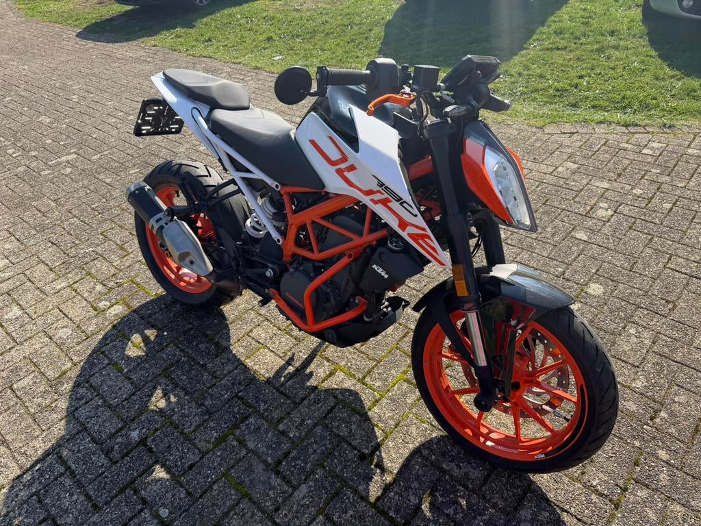 Ktm 125cc chasis met en 390cc blok 18.500km 2020 prima staat, Motoren, 2 cilinders, Sportuitlaat, Minimaal motorrijbewijs A1, Sport