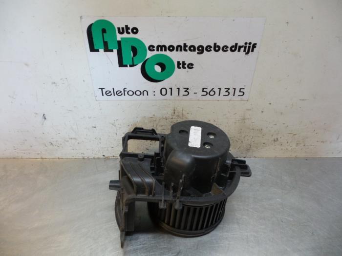 Kachel Ventilatiemotor van een Renault Clio (Clio 2 01-), Gebruikt, -, Renault, -