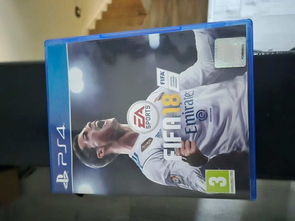 FIFA 18 PS4 - Onbeschadigde disc (speelbaar op ps5), Ophalen of Verzenden, Zo goed als nieuw, Sport, 3 spelers of meer