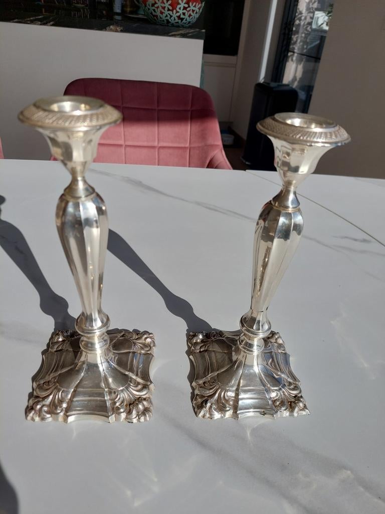 Twee zilveren kandelaars, Ophalen, Zilver