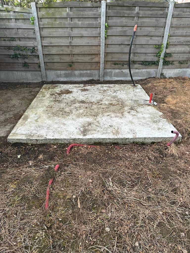 Betonnen funderingsplaat, Ophalen, Zo goed als nieuw