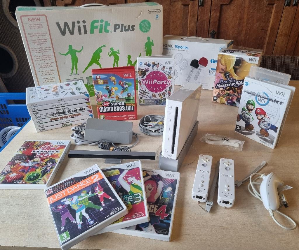 Nintendo Wii Console + Games + Controllers + Wii Fit Plus .., Games en Spelcomputers, Games | Nintendo Wii, Ophalen