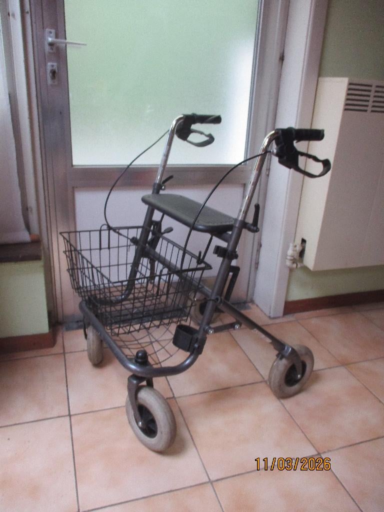 Dichtklapbare rollator in prima staat, Ophalen, Gebruikt