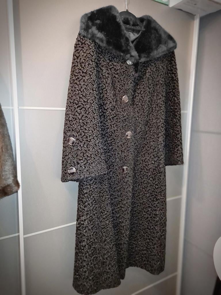 Astrakan mantel, Kleding | Dames, Zwart, Maat 42/44 (L), Zo goed als nieuw, Ophalen