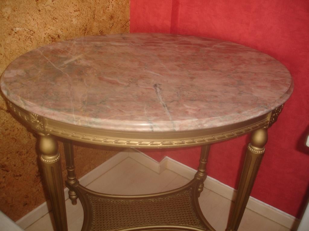 Mooie ovale tafel met marmeren blad, Enlèvement