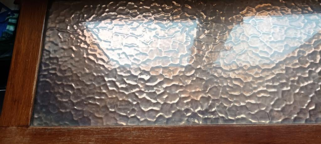 Salontafel, hout met koperen blad en glas als beschermlaag, Huis en Inrichting, Ophalen, Glas