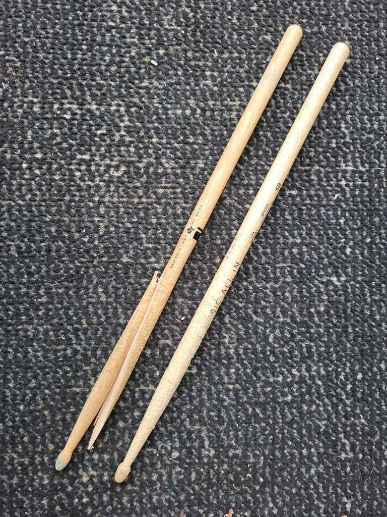Drumsticks drumstokken destijds gekregen van propain, Muziek en Instrumenten, Ophalen