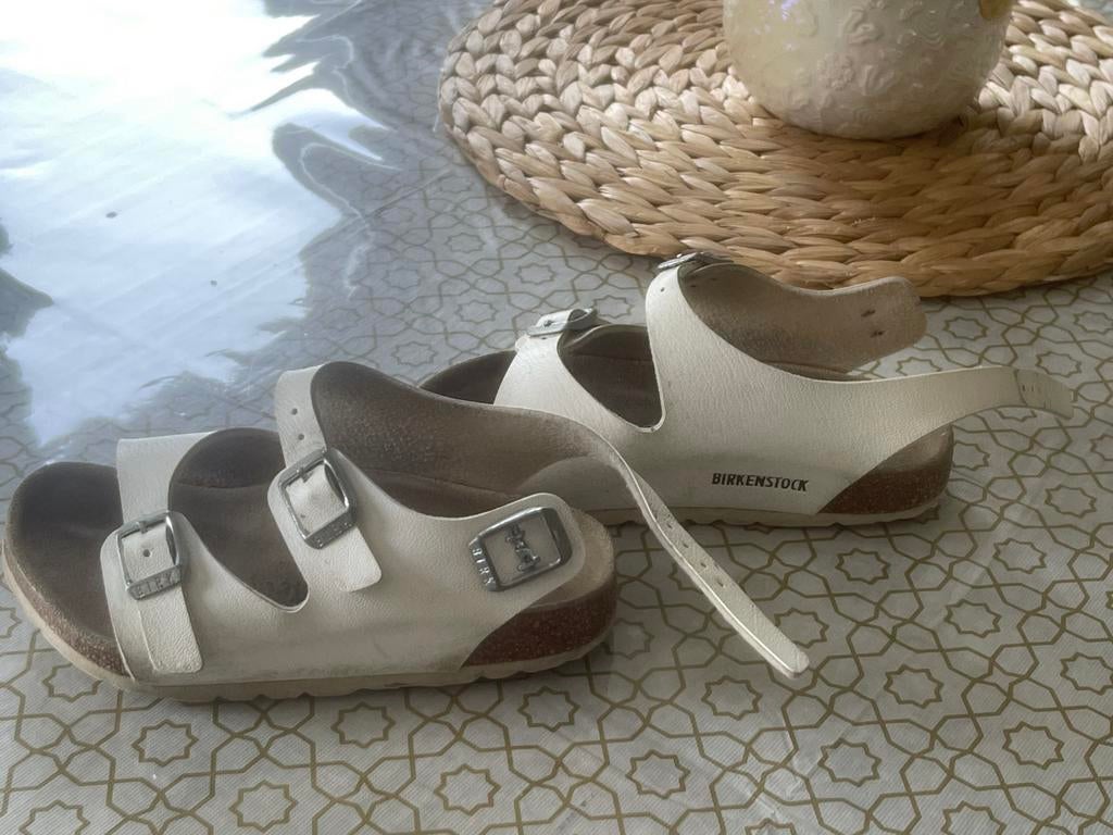 birkenstock sandales pour fille, Enfants & Bébés, Enlèvement, Comme neuf, Fille