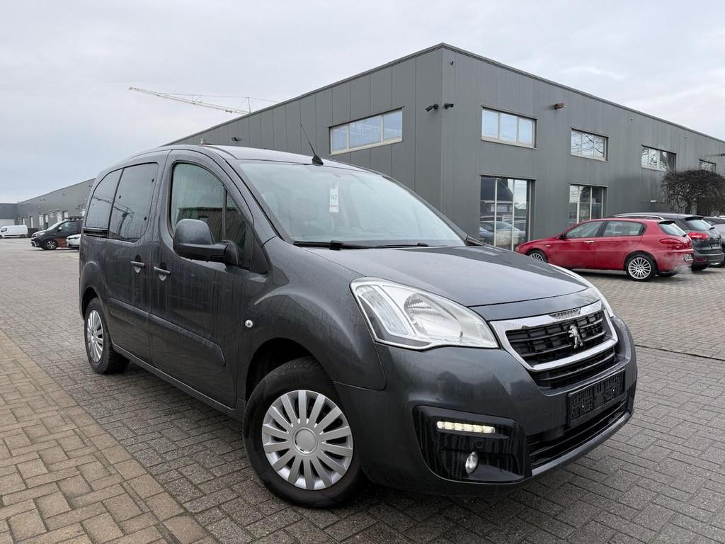 Peugeot Partner 1.2 Benzine | Trekhaak | Camera | Nieuwe rie, Achat, 1295 kg, Entreprise, 5 portes